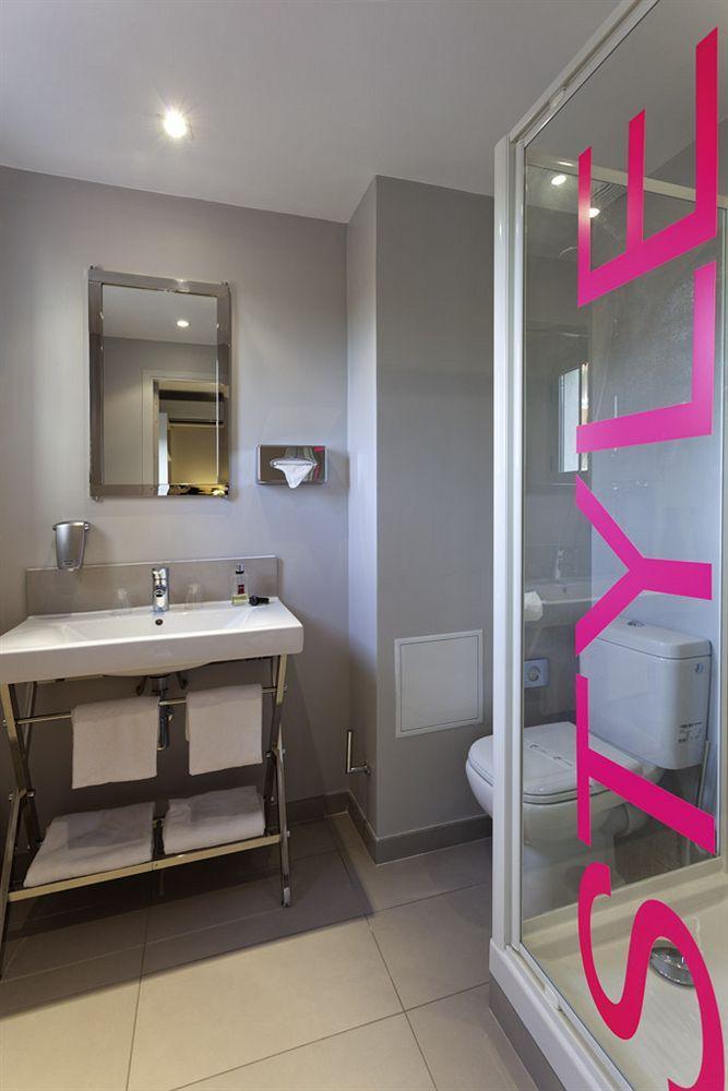 Ibis Styles Antibes Juan Les Pins Hotel Bagian luar foto