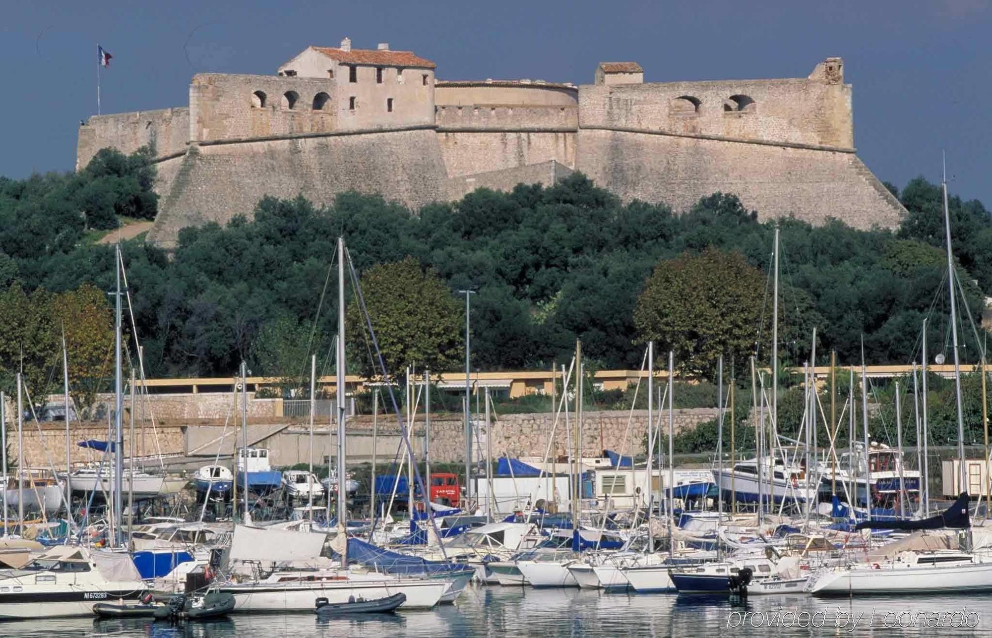 Ibis Styles Antibes Juan Les Pins Hotel Bagian luar foto