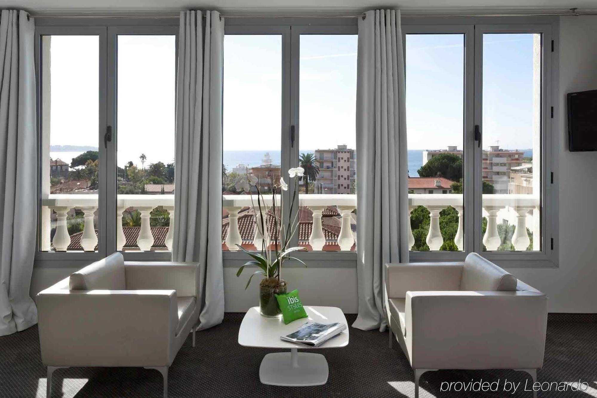 Ibis Styles Antibes Juan Les Pins Hotel Bagian luar foto