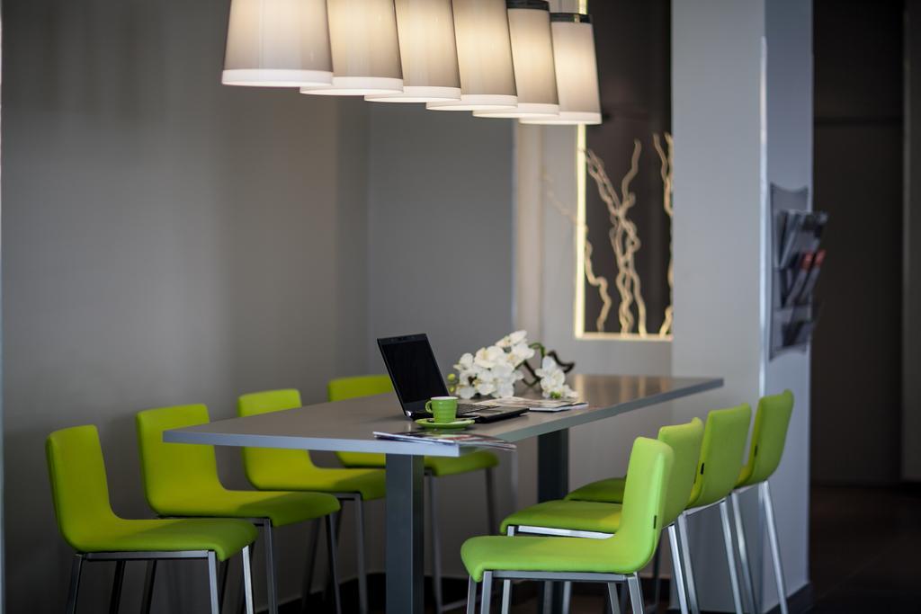 Ibis Styles Antibes Juan Les Pins Hotel Restoran foto