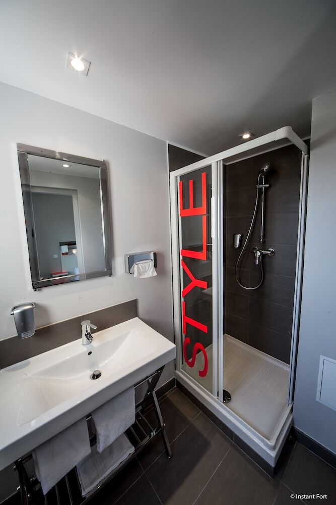 Ibis Styles Antibes Juan Les Pins Hotel Bagian luar foto